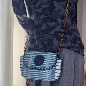 Tori Birch Like New navy and white with black leather trim, gold/navy adj strap